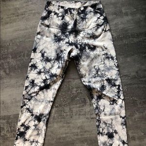 Lulu lemon wonder under size 8 leggings